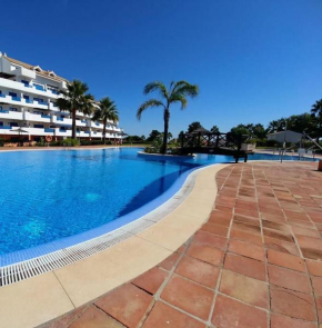 Duquesa Suites - superb Sea views & overlooking pool